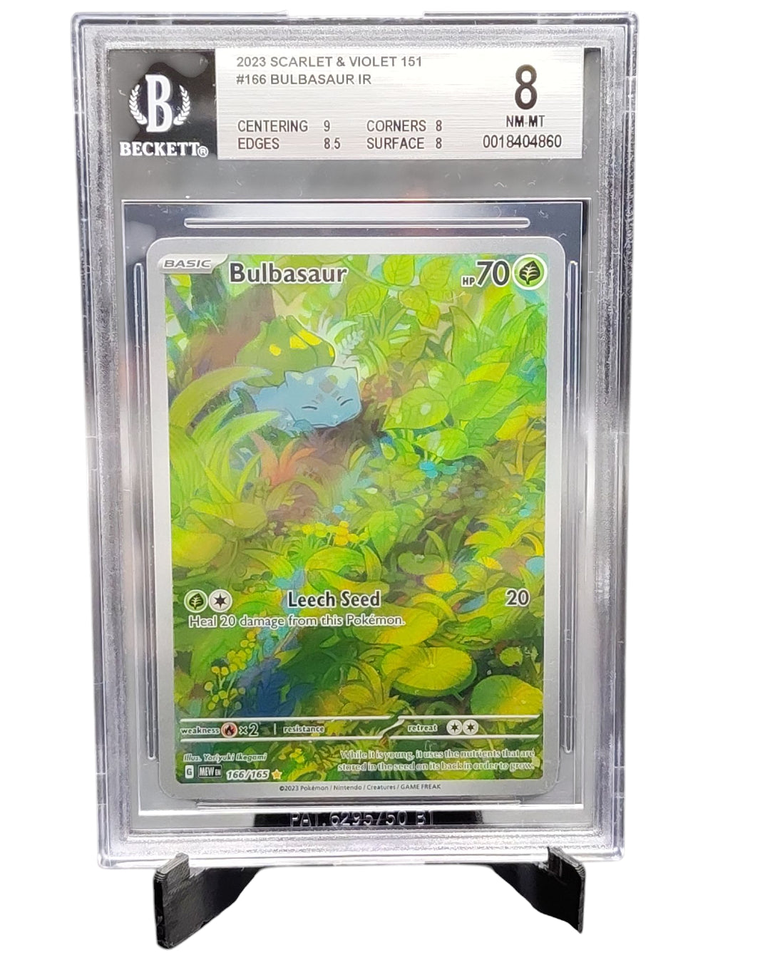 Bulbasaur IR #166 2023 Scarlet & Violet 151 Englisch - Beckett grading service BGS 8 front